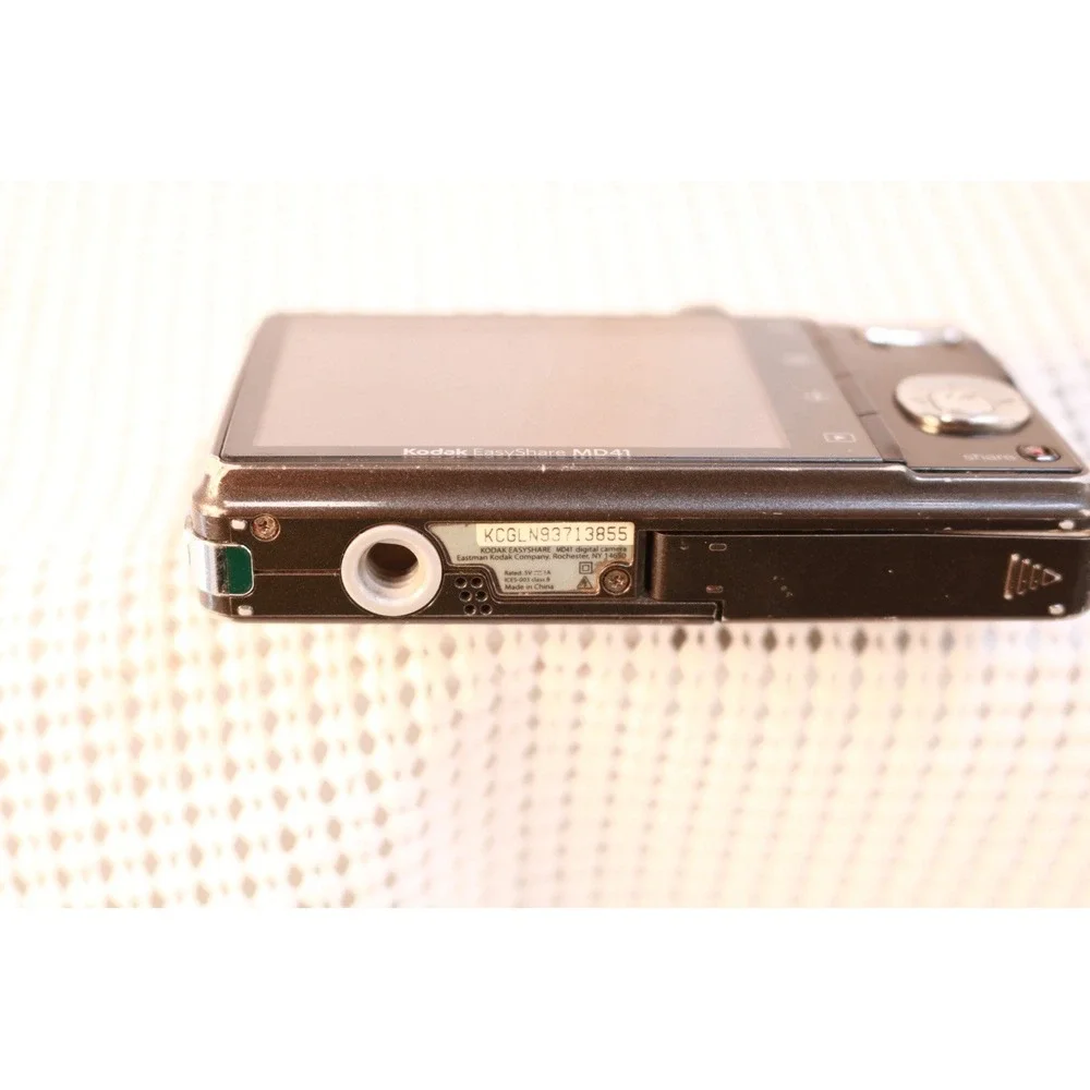 Kodak EasyShare MD41 Digital Camera 3X Optical Zoom Untested Parts Repair Brown